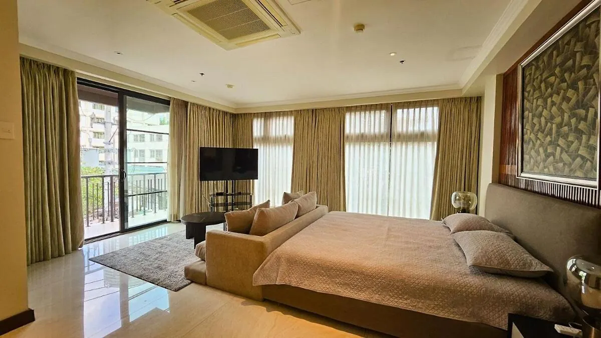 Poblacion Studio Apartment With Balcony Μανίλα